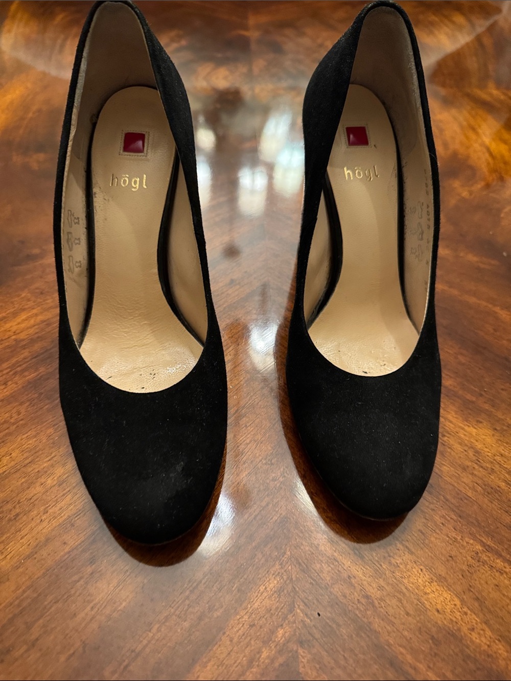 Högl Black Suede Round-Toe Pumps